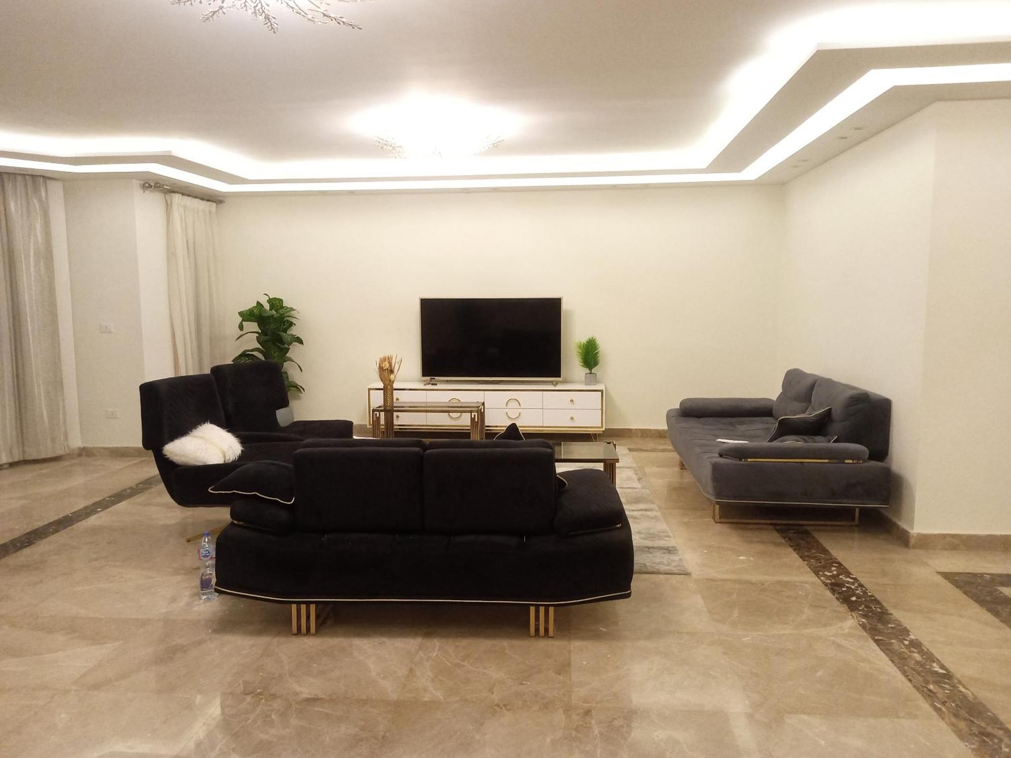 فندقية فاخرة *